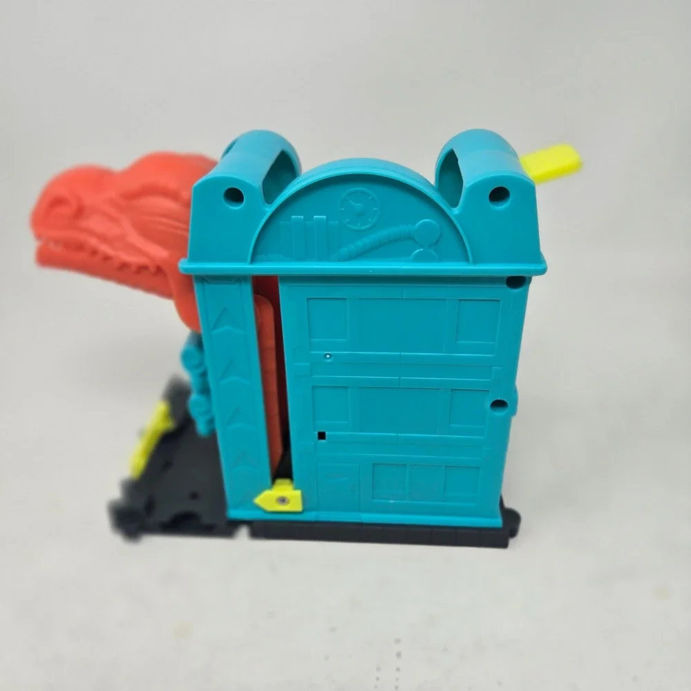 Hot Wheels City T-Rex Grocery Attack Play Set Teal Red Dinosaur Garage Mattel
